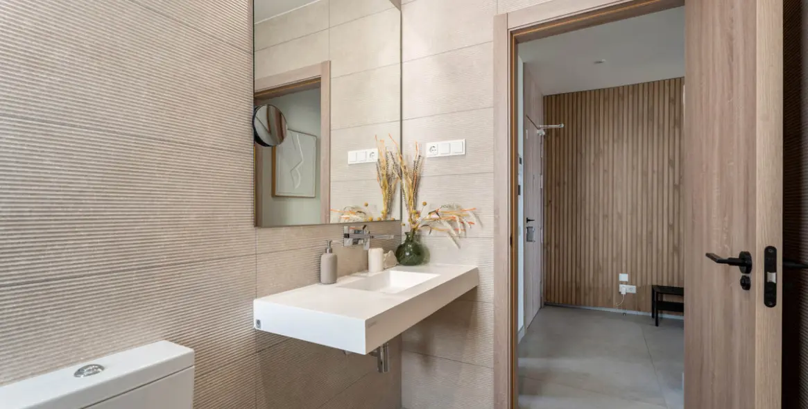 Sale of penthouse duplex in Artola 30