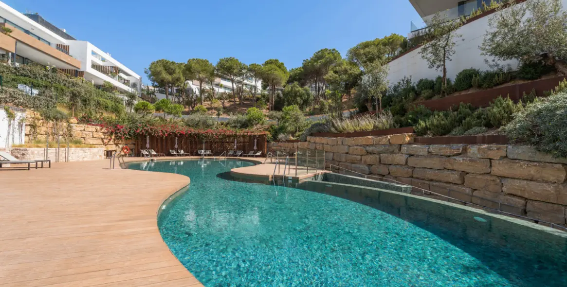 Sale of penthouse duplex in Artola 41