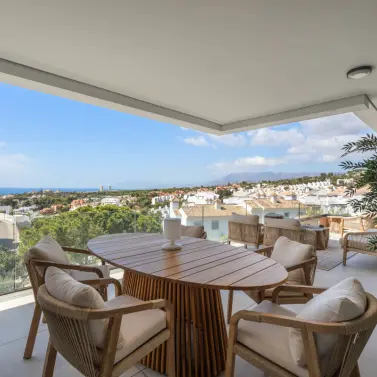 Sale of penthouse duplex in Artola