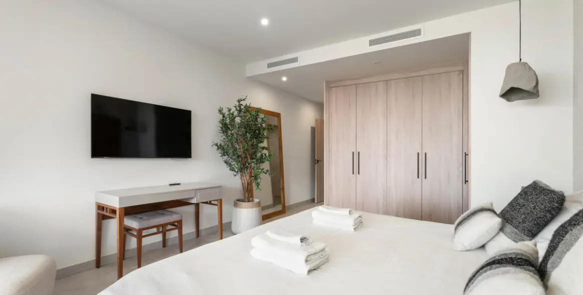Sale of penthouse duplex in Artola 17