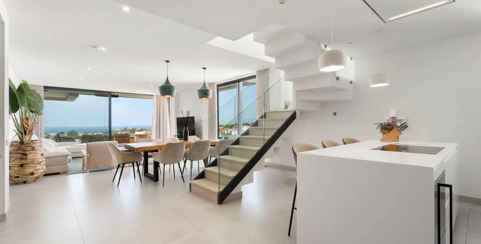 Sale of penthouse duplex in Artola 1