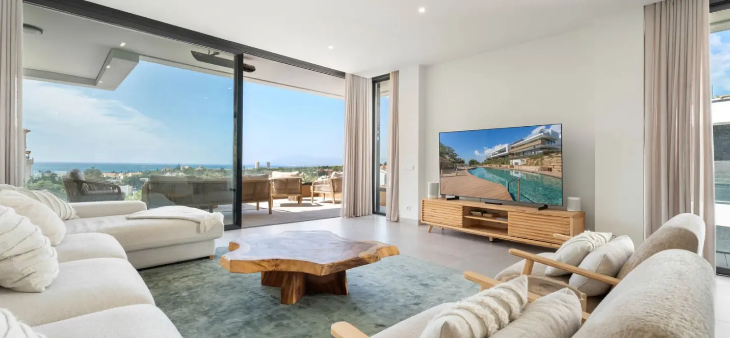 Sale of penthouse duplex in Artola 3