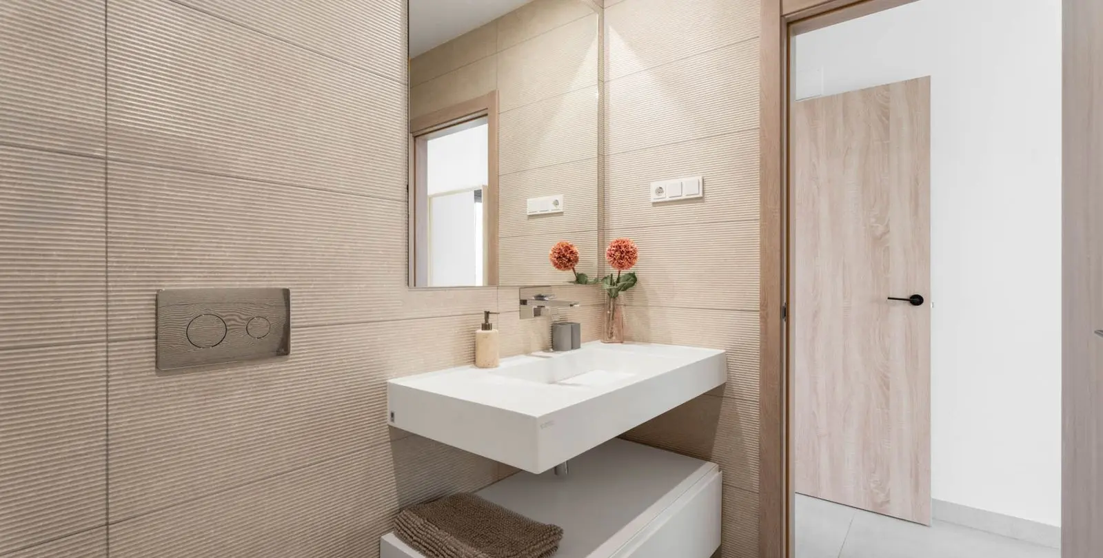 Sale of penthouse duplex in Artola 26