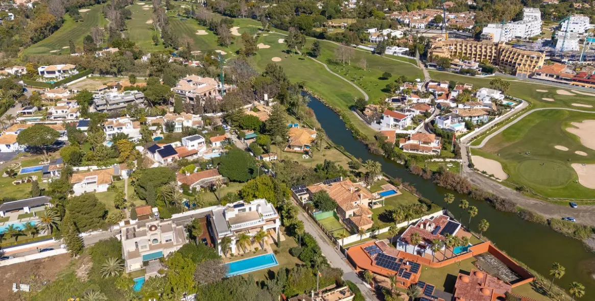 Продажа  отдельно стоящей виллы в Guadalmina Baja 4