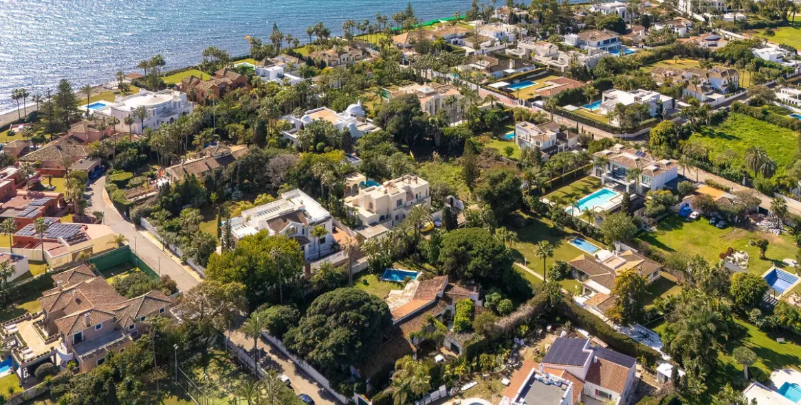 Продажа  отдельно стоящей виллы в Guadalmina Baja 11