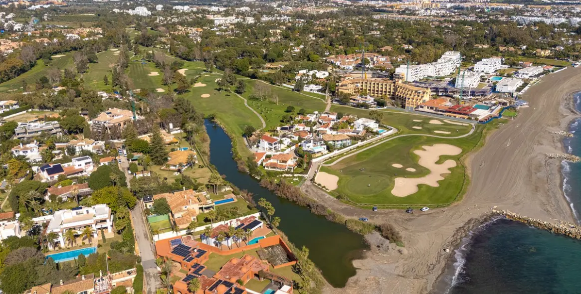 Продажа  отдельно стоящей виллы в Guadalmina Baja 14