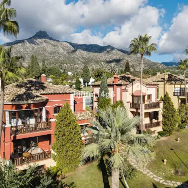 Sale of detached villa in The Golden Mile