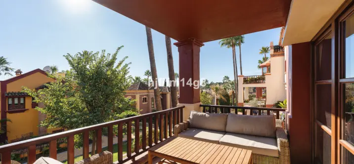 Sale of detached villa in The Golden Mile 2