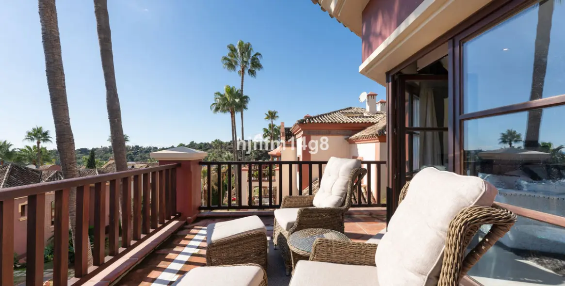 Продажа  отдельно стоящей виллы в The Golden Mile 4