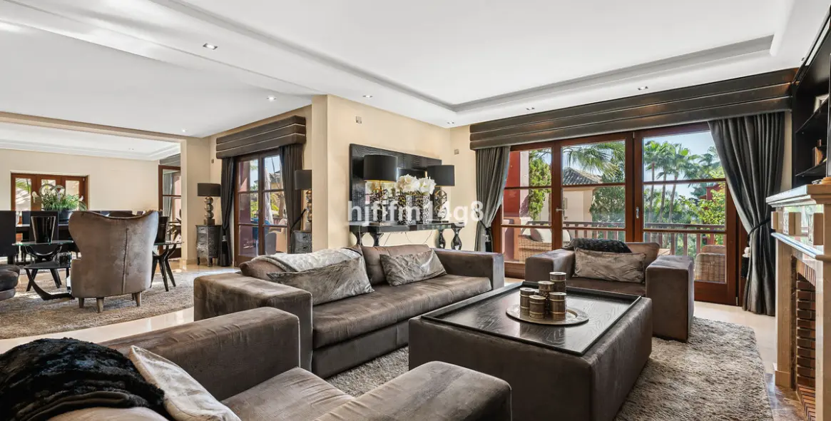 Продажа  отдельно стоящей виллы в The Golden Mile 6