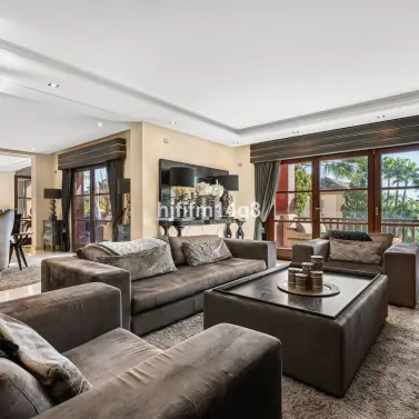 Sale of detached villa in The Golden Mile