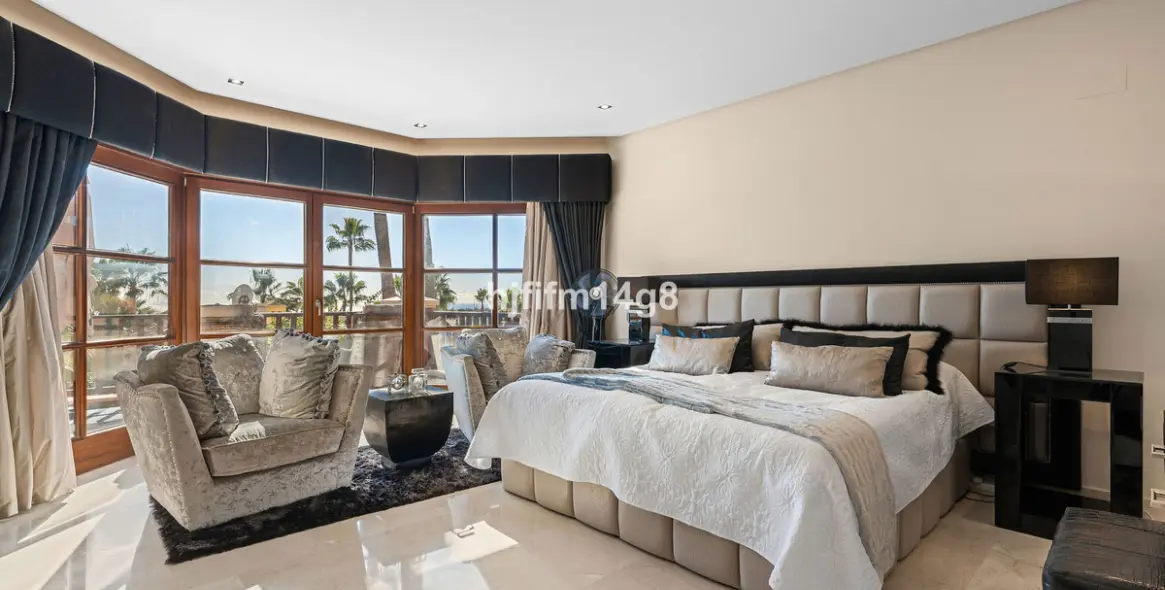 Продажа  отдельно стоящей виллы в The Golden Mile 10