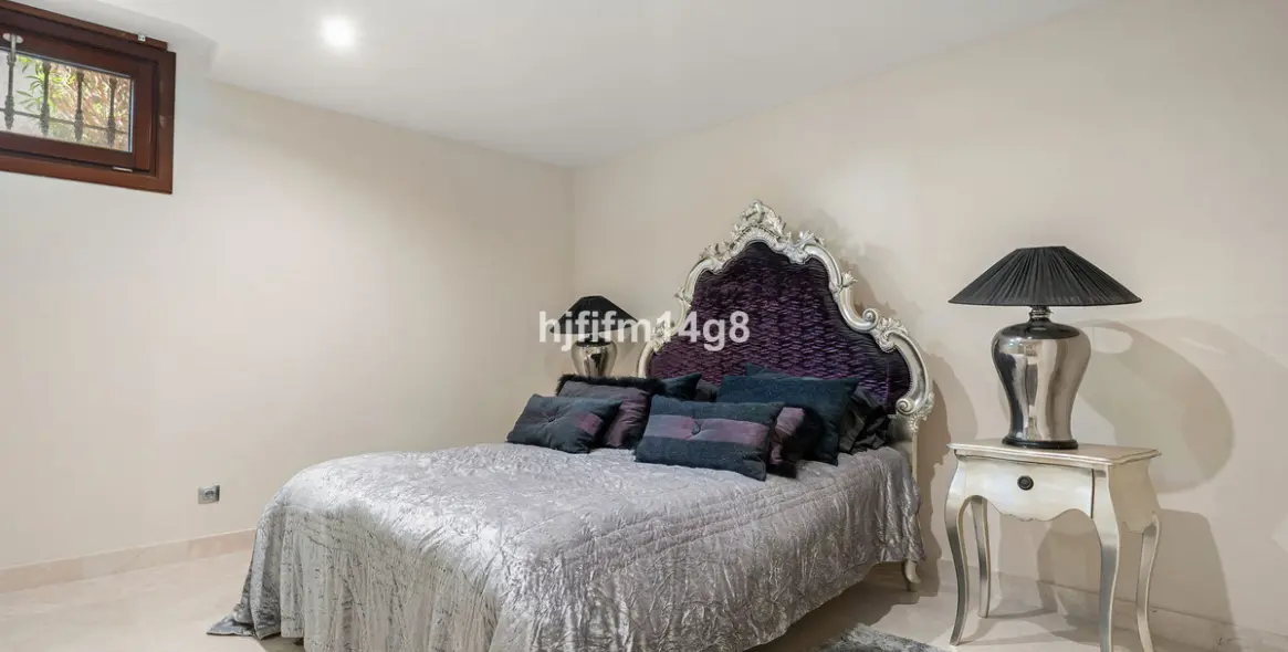 Продажа  отдельно стоящей виллы в The Golden Mile 14