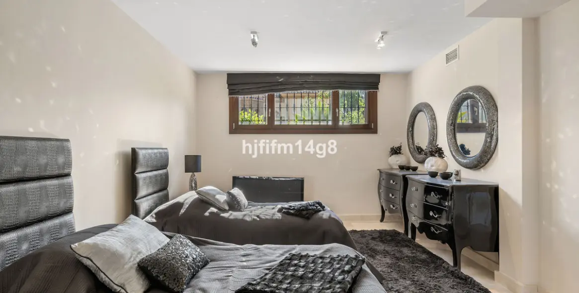 Продажа  отдельно стоящей виллы в The Golden Mile 15