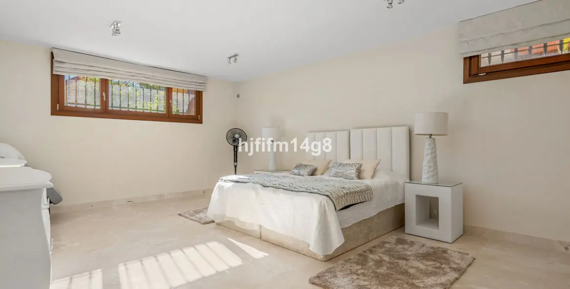 Продажа  отдельно стоящей виллы в The Golden Mile 16