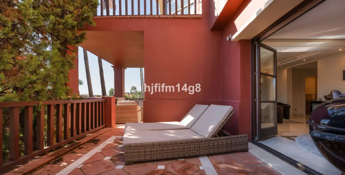 Sale of detached villa in The Golden Mile 26