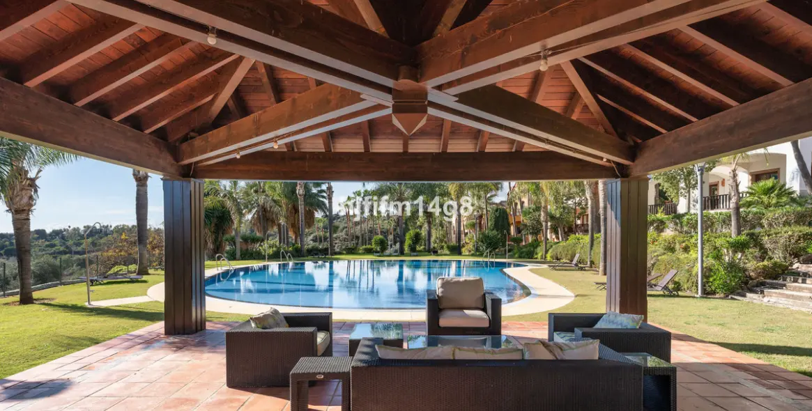 Sale of detached villa in The Golden Mile 28