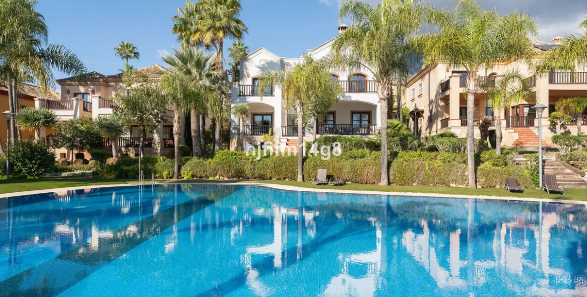 Sale of detached villa in The Golden Mile 29