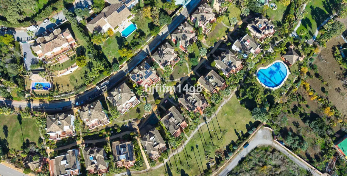 Sale of detached villa in The Golden Mile 34