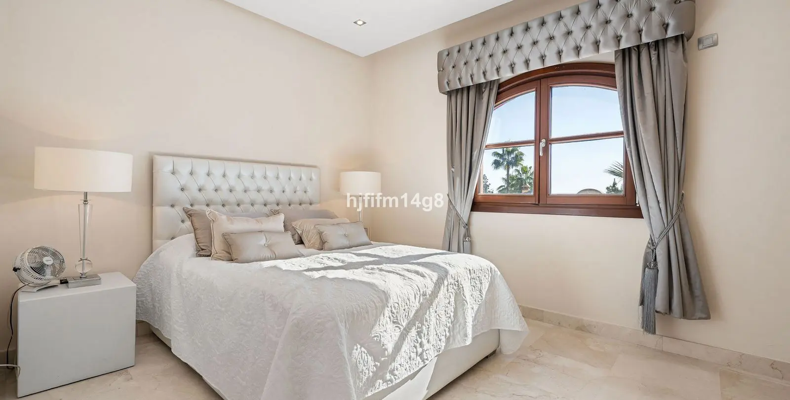 Venta de villa independiente en The Golden Mile 13