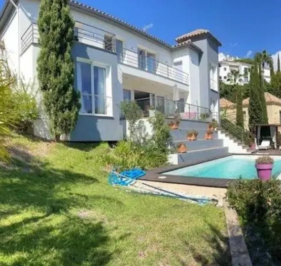 Detached villa R5157490