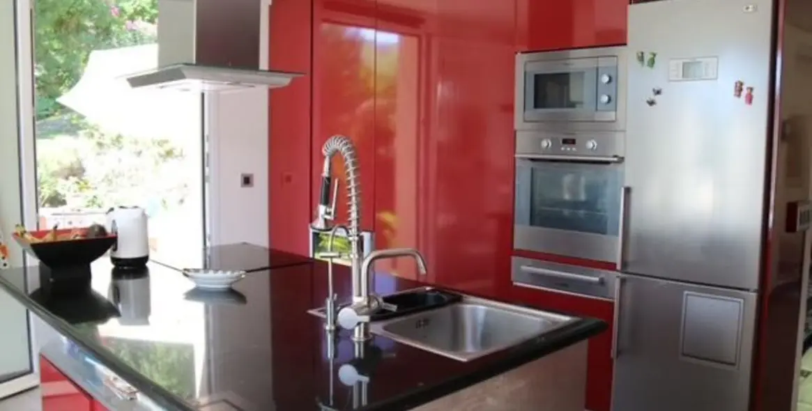 Продажа  отдельно стоящей виллы в Los Arqueros 13