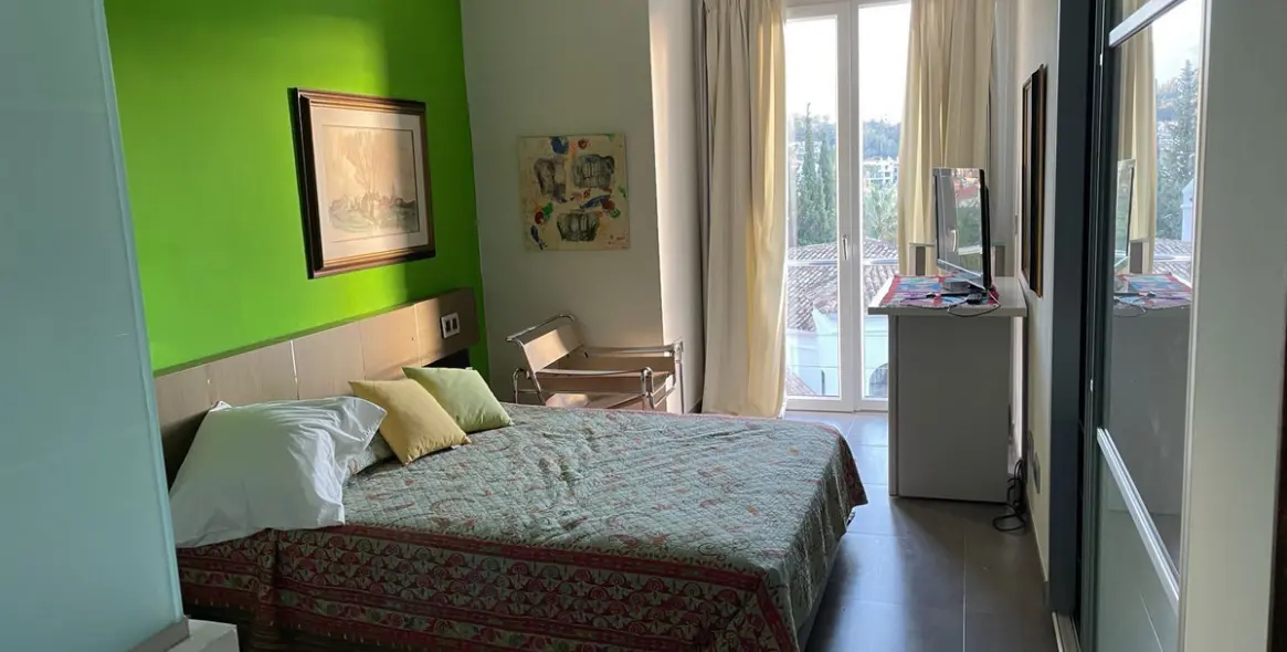 Продажа  отдельно стоящей виллы в Los Arqueros 18