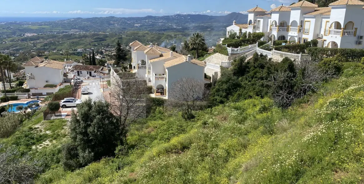 Продажа  коммерческого участка в Mijas 1