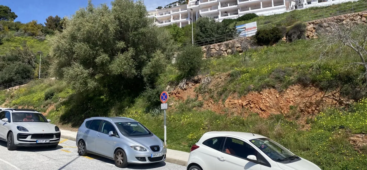 Sale of commercial plot in Mijas 4