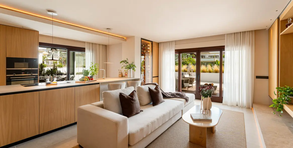 Продажа двухуровневого пентхауса в The Golden Mile 2