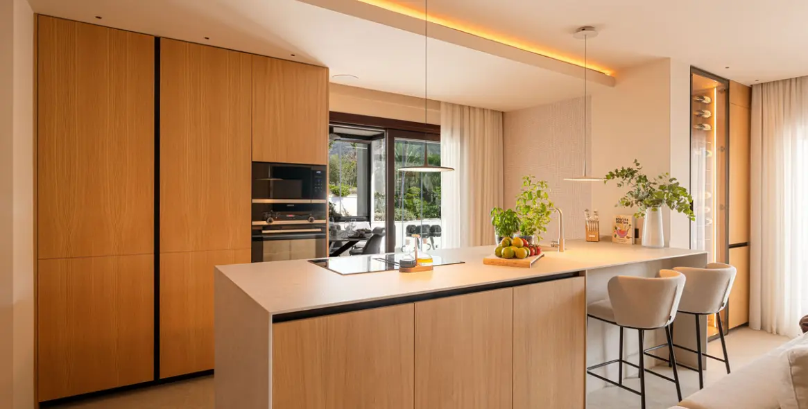 Продажа двухуровневого пентхауса в The Golden Mile 6