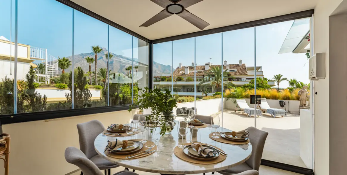 Продажа двухуровневого пентхауса в The Golden Mile 7