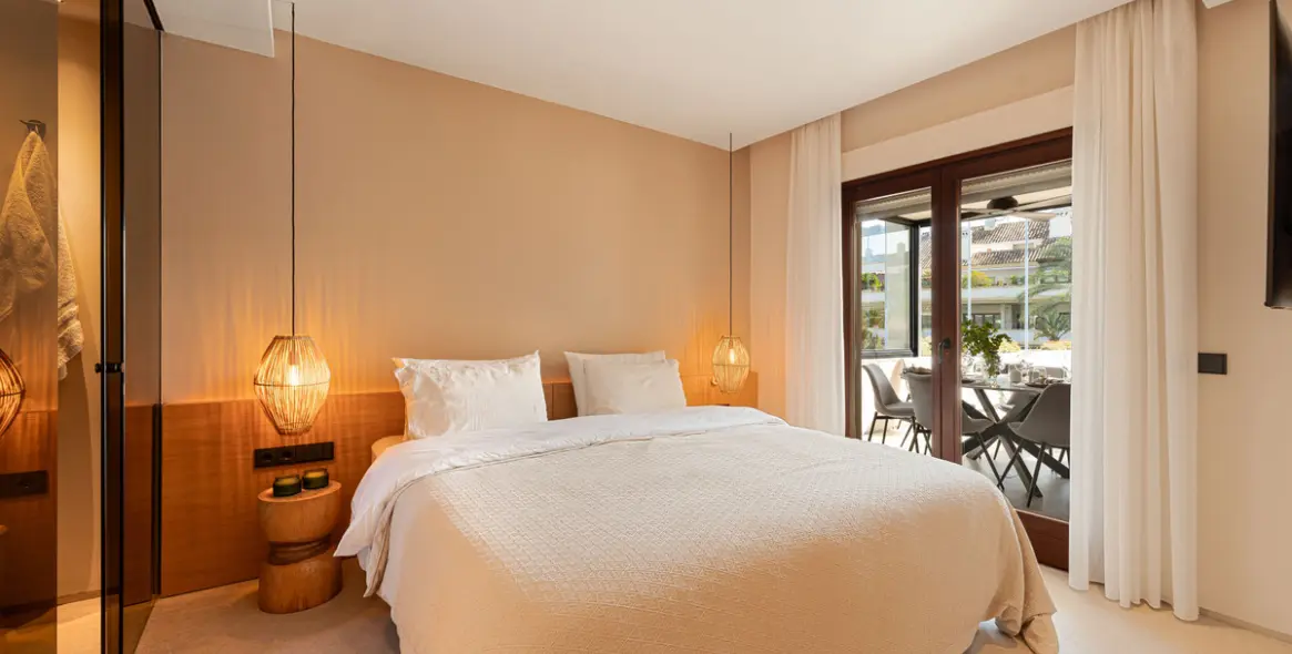 Продажа двухуровневого пентхауса в The Golden Mile 11