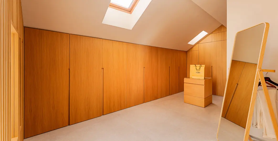 Продажа двухуровневого пентхауса в The Golden Mile 15