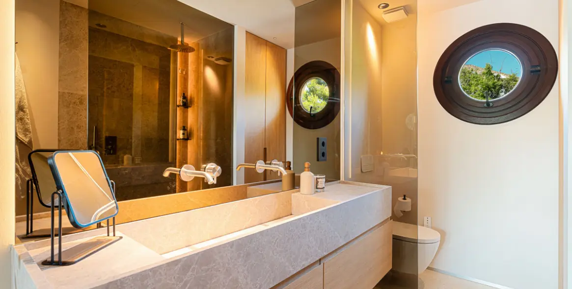 Продажа двухуровневого пентхауса в The Golden Mile 16