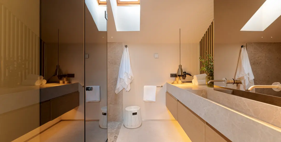 Продажа двухуровневого пентхауса в The Golden Mile 18