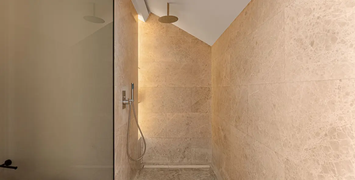 Продажа двухуровневого пентхауса в The Golden Mile 19