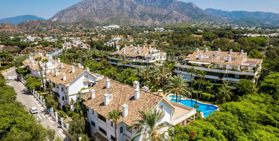 Продажа двухуровневого пентхауса в The Golden Mile 26