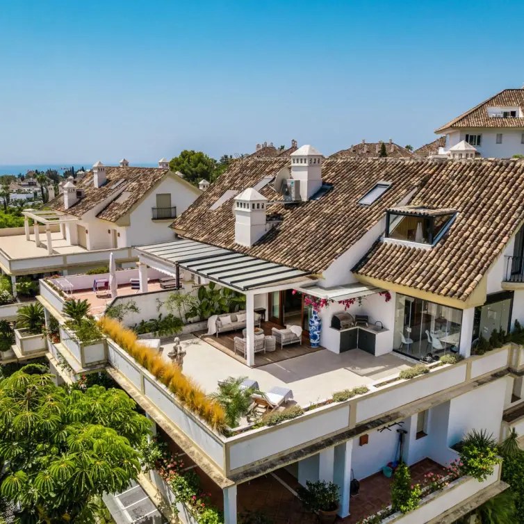 Sale of penthouse duplex in The Golden Mile