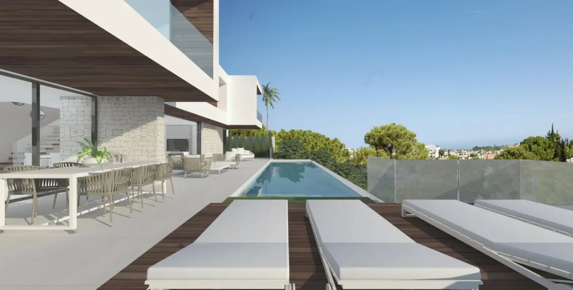 Sale of detached villa in Estepona 2