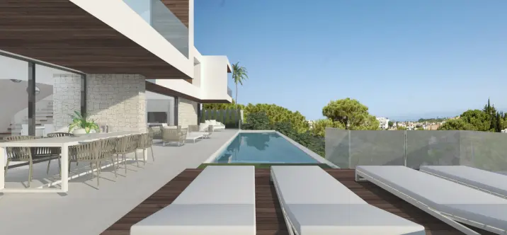 Sale of detached villa in Estepona 1