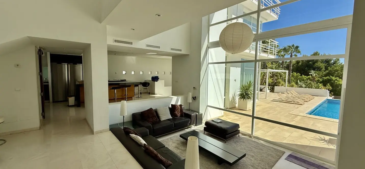 Sale of detached villa in Valtocado 3