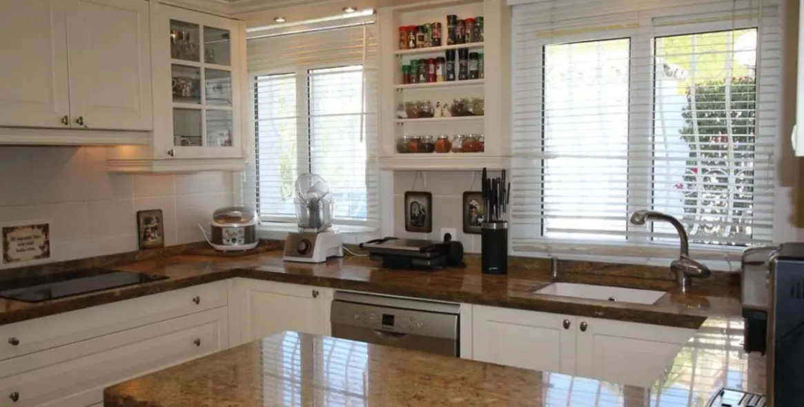 Sale of detached villa in Riviera del Sol 10