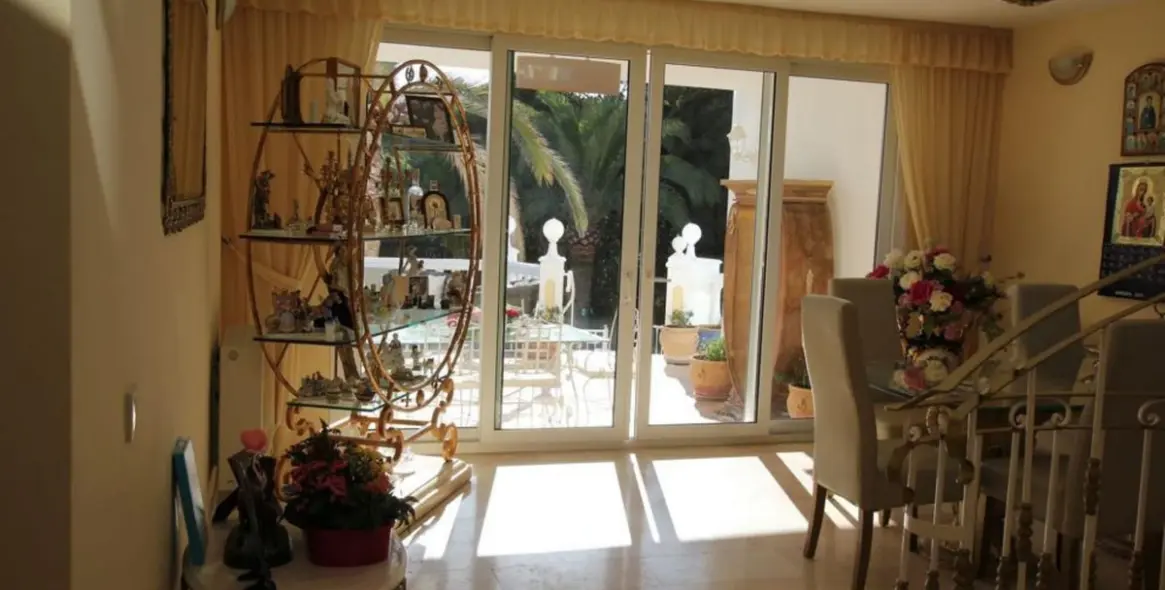 Sale of detached villa in Riviera del Sol 20