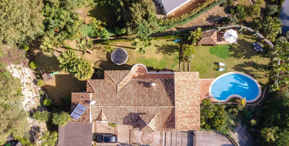 Продажа  отдельно стоящей виллы в Estepona (район El Paraiso) 3