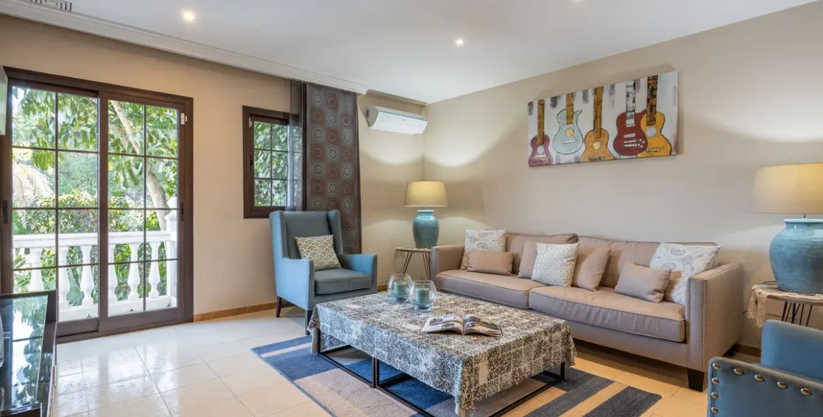 Продажа  отдельно стоящей виллы в Estepona (район El Paraiso) 4