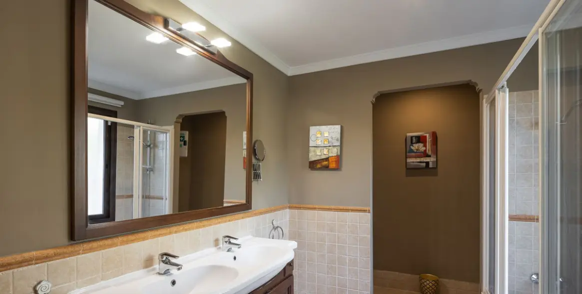 Продажа  отдельно стоящей виллы в Estepona (район El Paraiso) 9