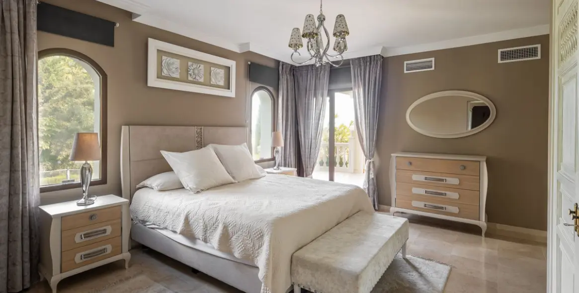 Продажа  отдельно стоящей виллы в Estepona (район El Paraiso) 10