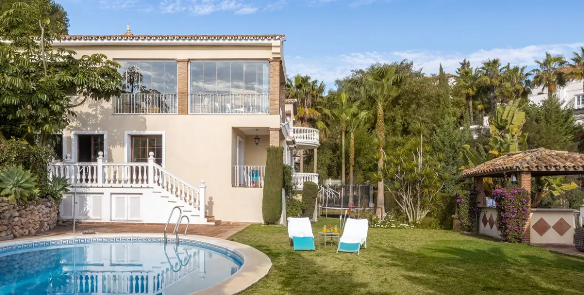 Продажа  отдельно стоящей виллы в Estepona (район El Paraiso) 19