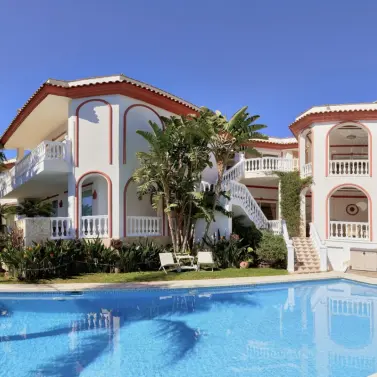 Продажа  отдельно стоящей виллы в Hacienda Las Chapas